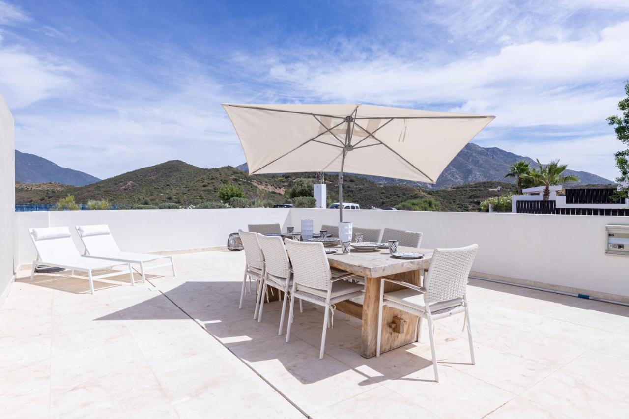 Apartemen Amazing Views And Private Pool 2 Bedrooms Rdr307 *